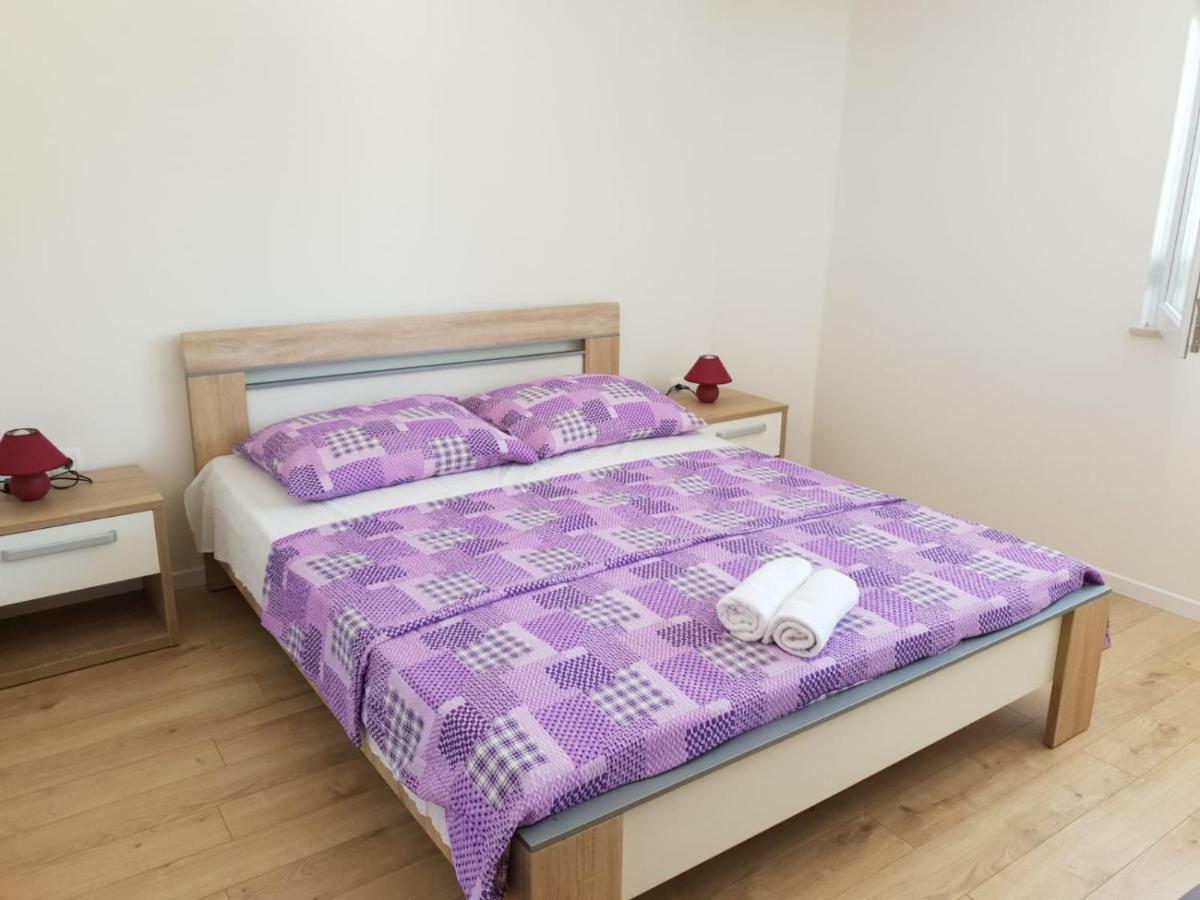 Apartmani Miletic Jelsa  Exterior photo